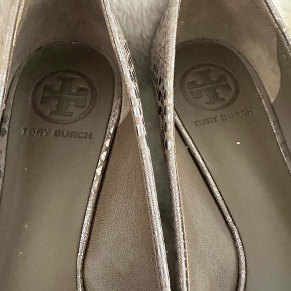 Tory Burch Silver Textured Flats - Picture 7 of 8